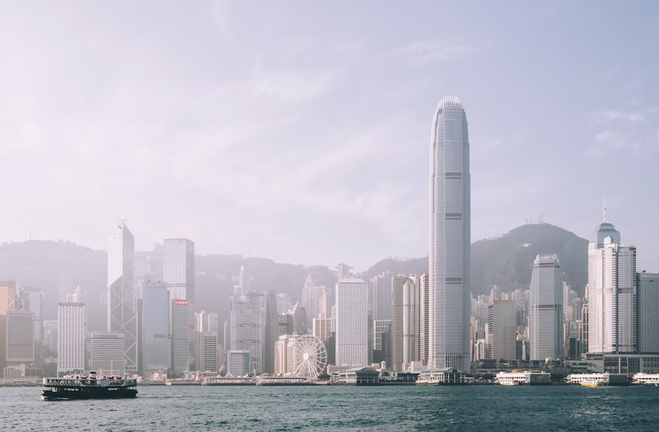 <strong>HONG KONG AXES VACCINE PASS, SOCIAL DISTANCING MEASURES AND PCR TESTS FOR ALL ARRIVALS</strong>