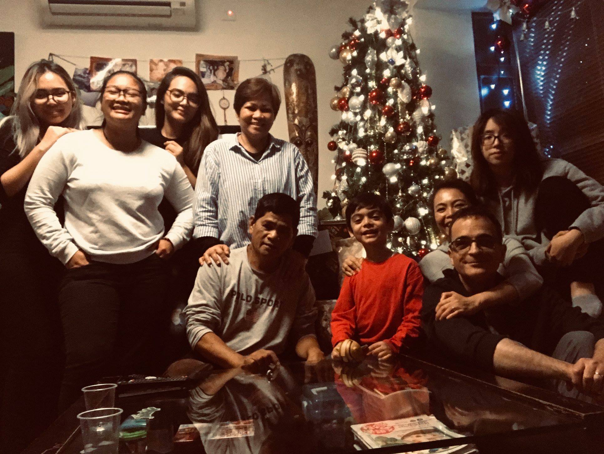 <strong>WHAT CHRISTMAS IS LIKE FOR PINOYS</strong> <strong>WHAT CHRISTMAS IS LIKE FOR PINOYS</strong>