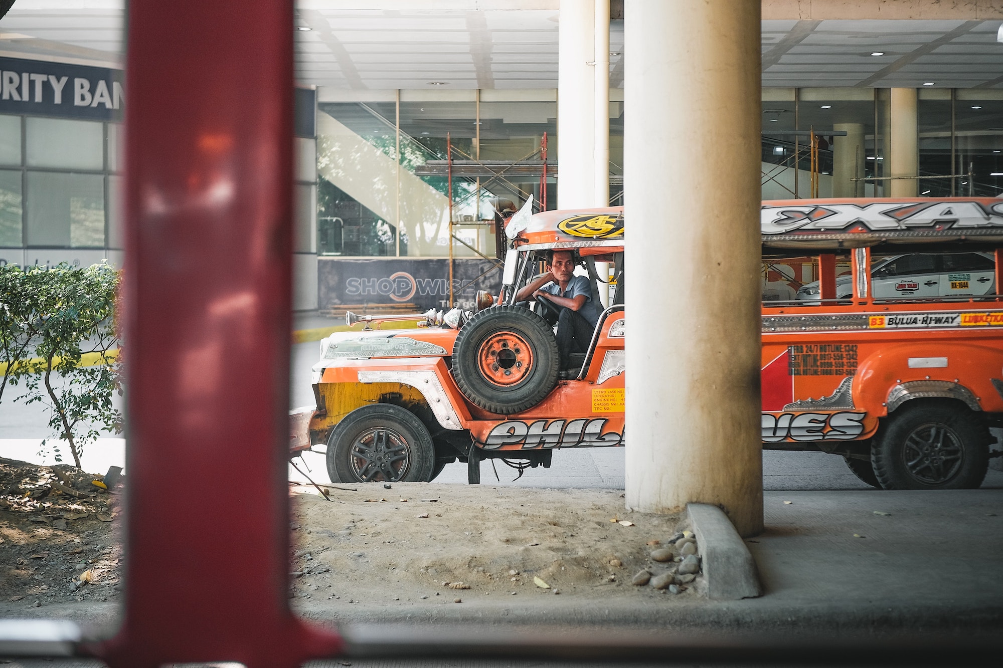 <strong>AROUND 40,000 JEEPNEYS, UV EXPRESS UNITS MAY JOIN WEEK-LONG STRIKE IN MANILA FROM 6 MARCH</strong> <strong>AROUND 40,000 JEEPNEYS, UV EXPRESS UNITS MAY JOIN WEEK-LONG STRIKE IN MANILA FROM 6 MARCH</strong>