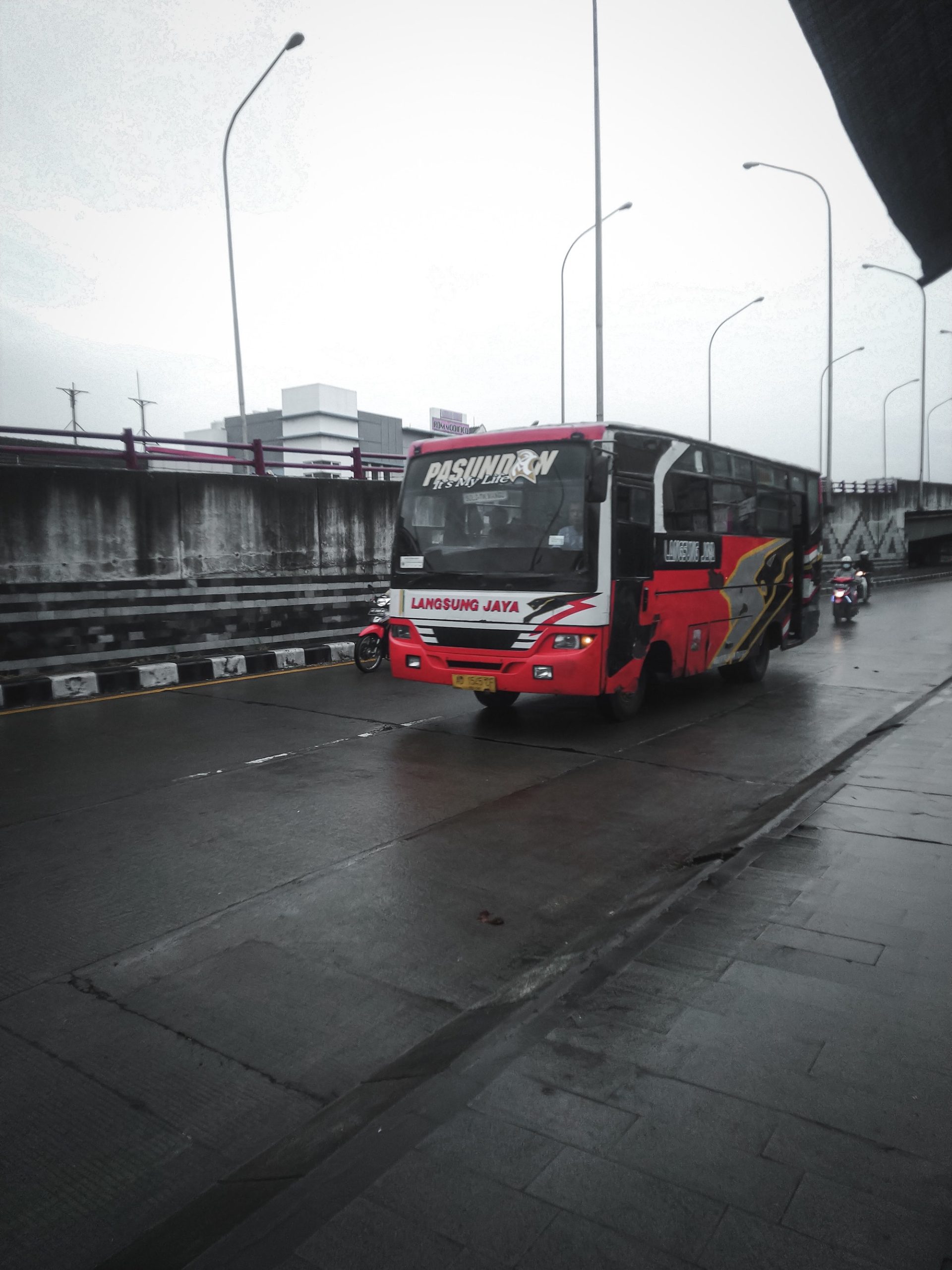 <strong>PEMERINTAH KABUPATEN KARANGANYAR SIAPKAN 11 BUS UNTUK MUDIK GRATIS DARI JABODETABEK </strong> <strong>PEMERINTAH KABUPATEN KARANGANYAR SIAPKAN 11 BUS UNTUK MUDIK GRATIS DARI JABODETABEK </strong>