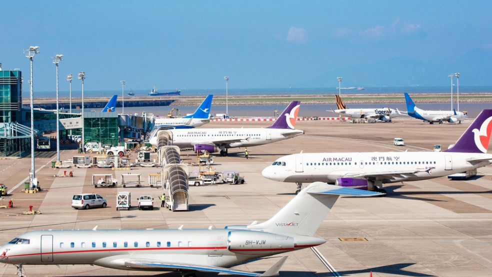 CITY’S AIR TRAFFIC AND PASSENGERS INCREASE CITY’S AIR TRAFFIC AND PASSENGERS INCREASE