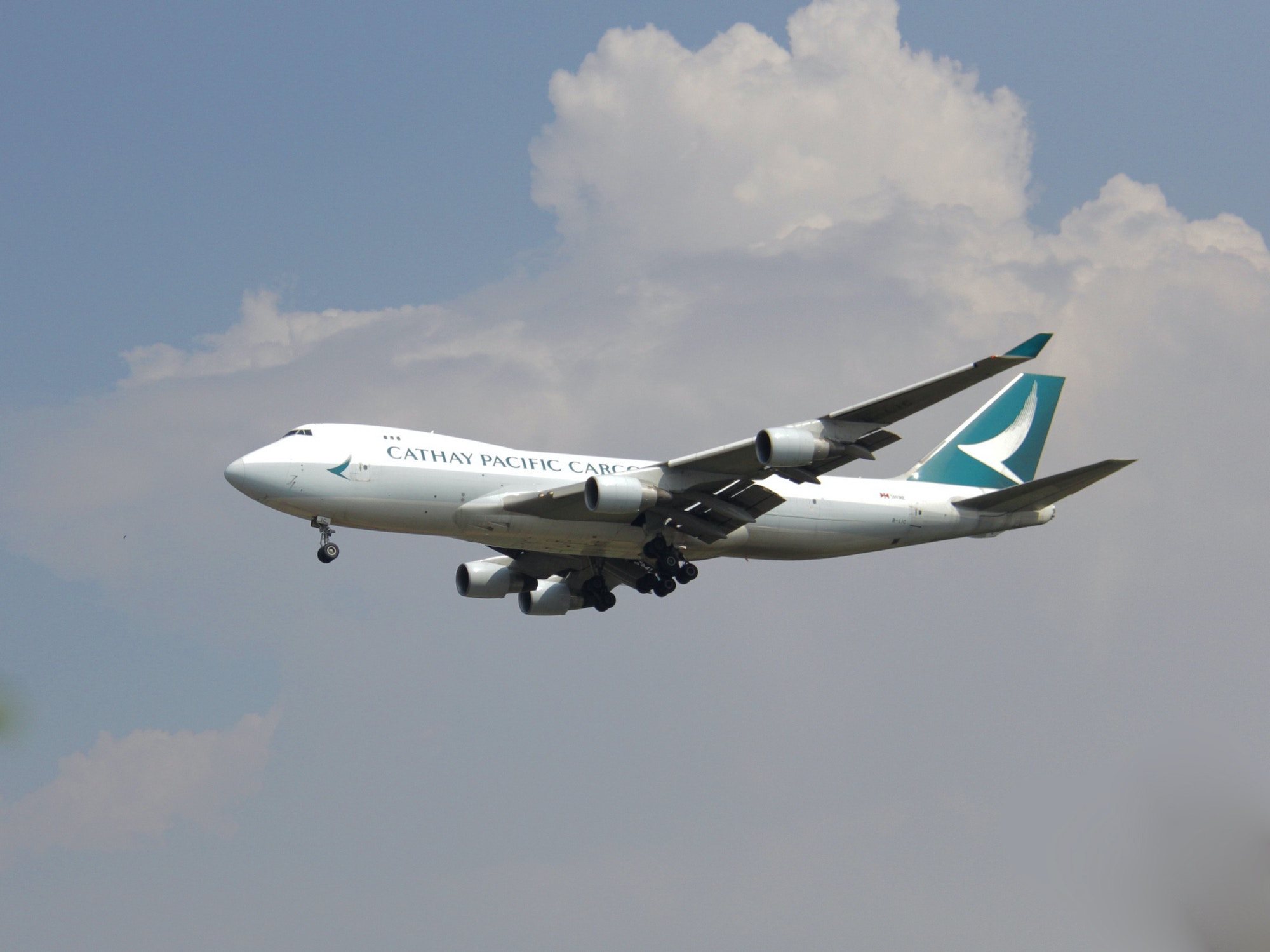 CATHAY PACIFIC TO GIVE OUT OVER 27,000 FREE OUTBOUND TICKETS FROM 24-30 APRIL