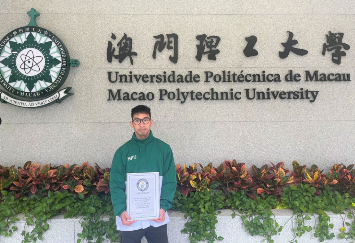 POLYTECHNIC UNIVERSITY STUDENT BREAKS GUINNESS WORLD RECORD FOR MOST SINGLE-ARM PULL-UPS IN 1 MINUTE 