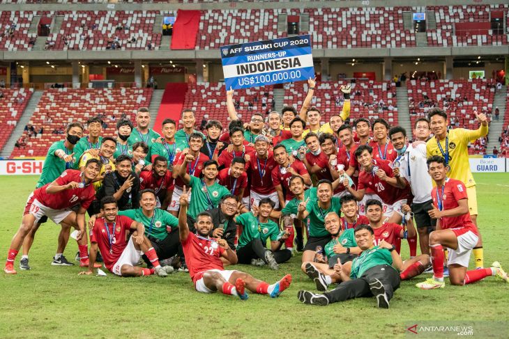 TIM SEPAK BOLA PRIA INDONESIA MENANG MEDALI EMAS DI SEA GAMES – PERTAMA DALAM 32 TAHUN TIM SEPAK BOLA PRIA INDONESIA MENANG MEDALI EMAS DI SEA GAMES – PERTAMA DALAM 32 TAHUN