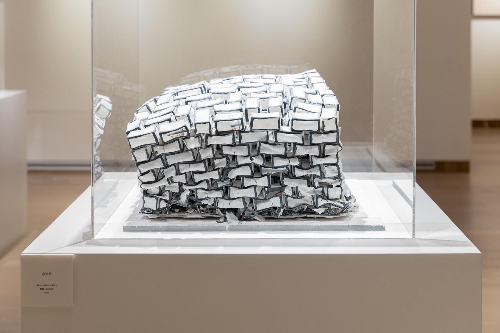 SANDS GALLERY: FANG LIJUN’S CERAMIC EXHIBITION SANDS GALLERY: FANG LIJUN’S CERAMIC EXHIBITION