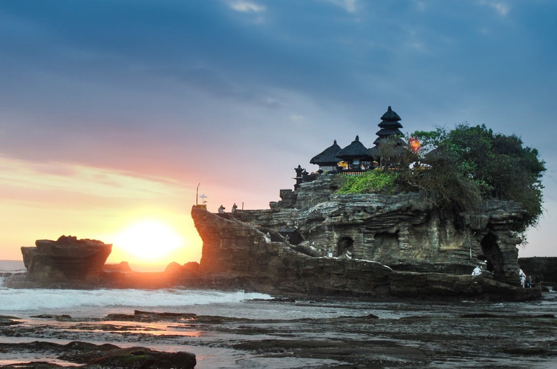 BALI INTRODUCES ‘DOS AND DON’TS’ CARD FOR FOREIGN TOURISTS