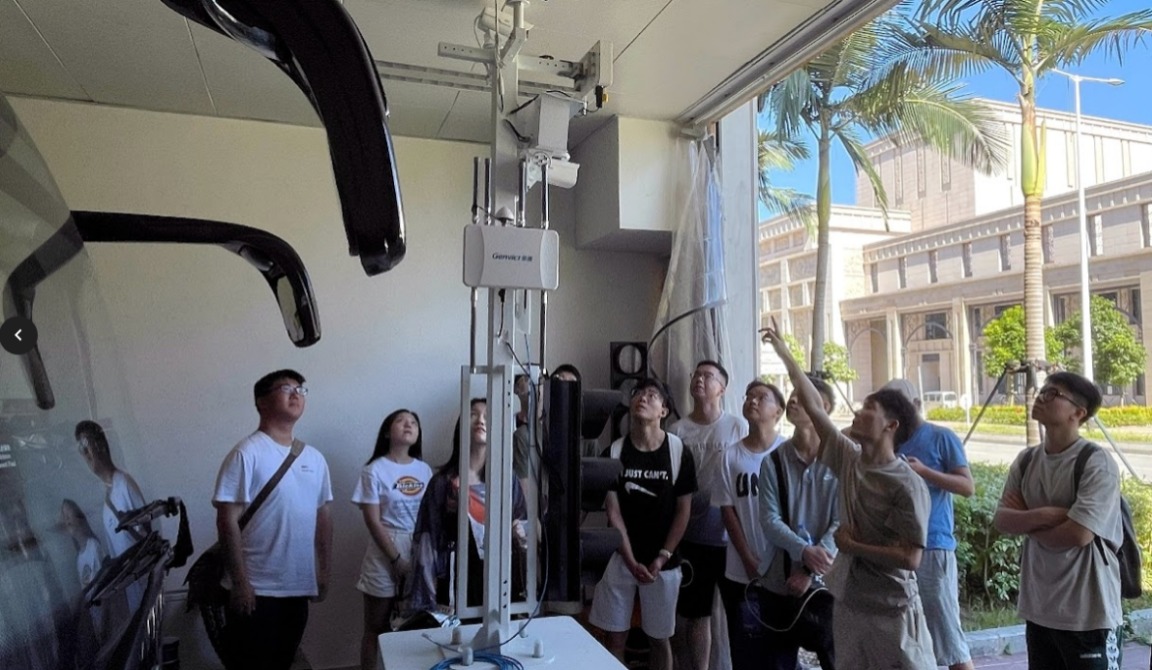 UM CAMP ATTRACTS ‘OUTSTANDING’ UNI STUDENTS FROM HOME AND ABROAD UM CAMP ATTRACTS ‘OUTSTANDING’ UNI STUDENTS FROM HOME AND ABROAD
