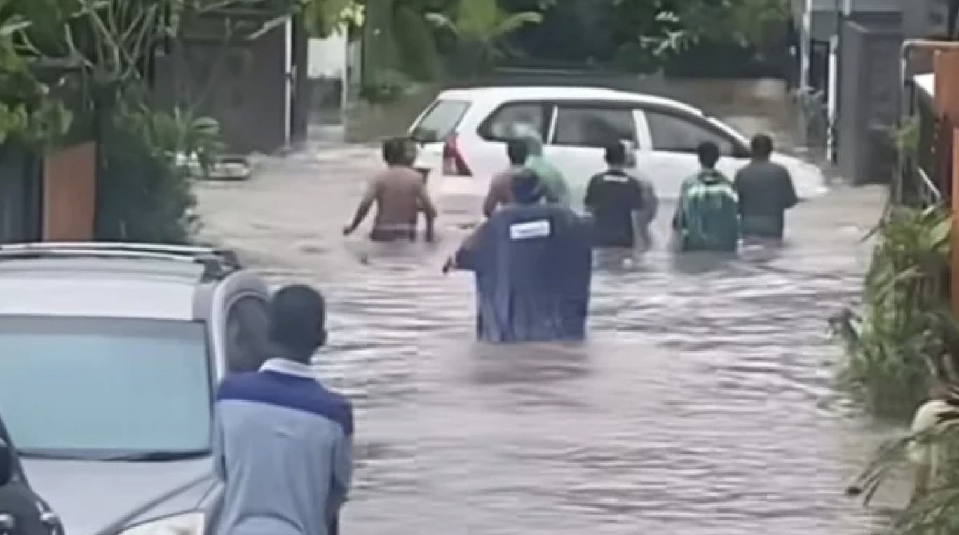 BANJIR BANDANG MELANDA BEBERAPA DAERAH DI BALI AKIBAT CUACA EKSTREM BANJIR BANDANG MELANDA BEBERAPA DAERAH DI BALI AKIBAT CUACA EKSTREM