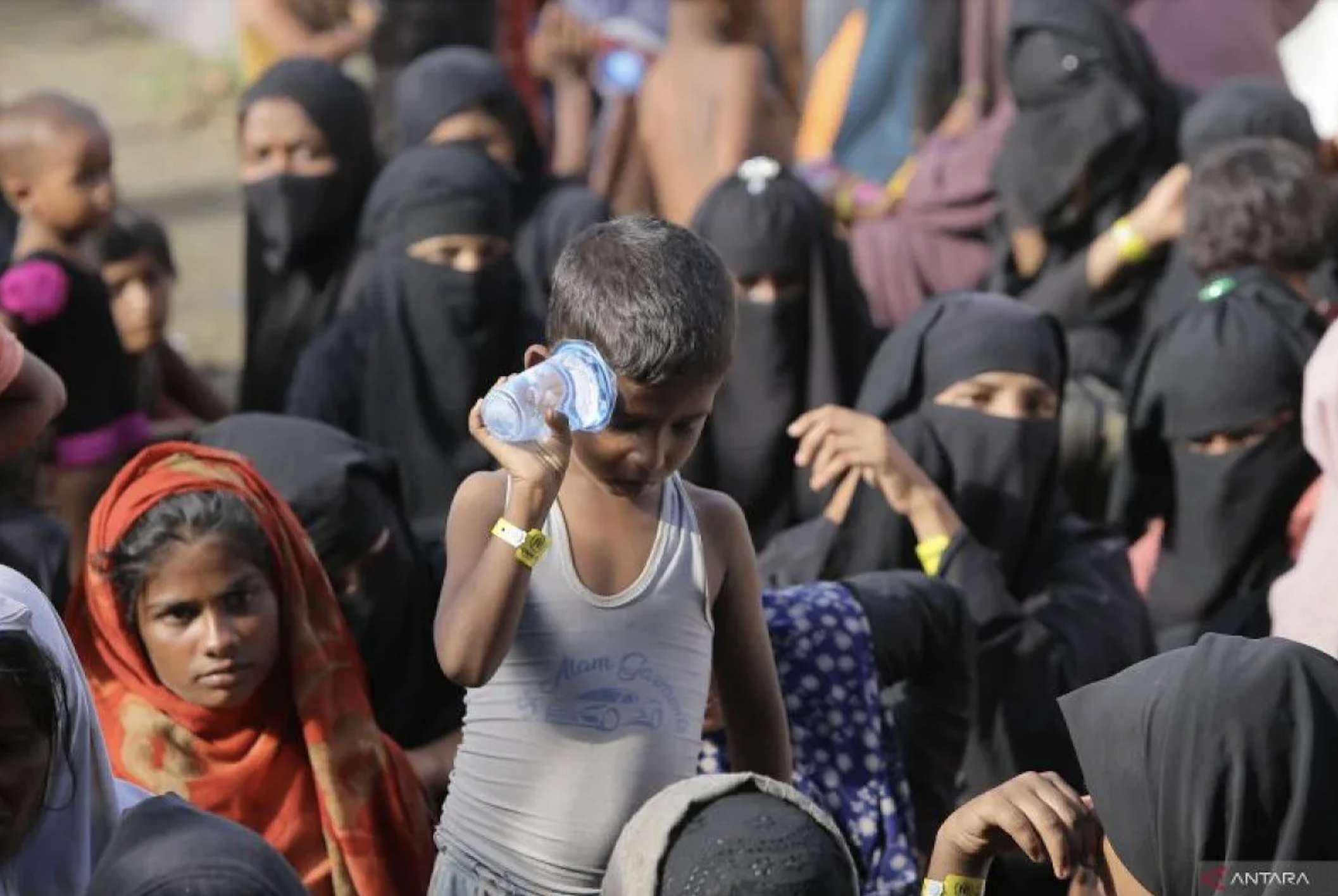 MAHASISWA ACEH LAKUKAN DEMONSTRASI USIR PENGUNGSI ROHINGNYA
