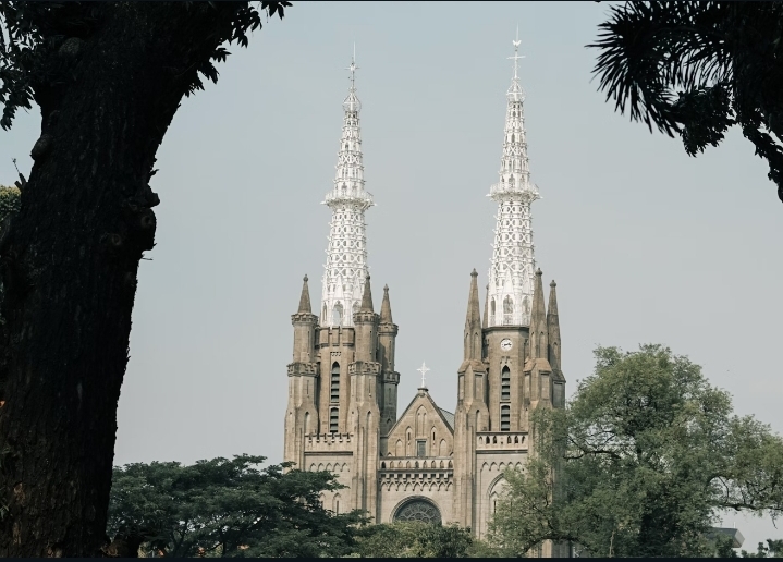 HARI LIBUR ‘ISA ALMASIH’ JADI ‘YESUS KRISTUS’ HARI LIBUR ‘ISA ALMASIH’ JADI ‘YESUS KRISTUS’