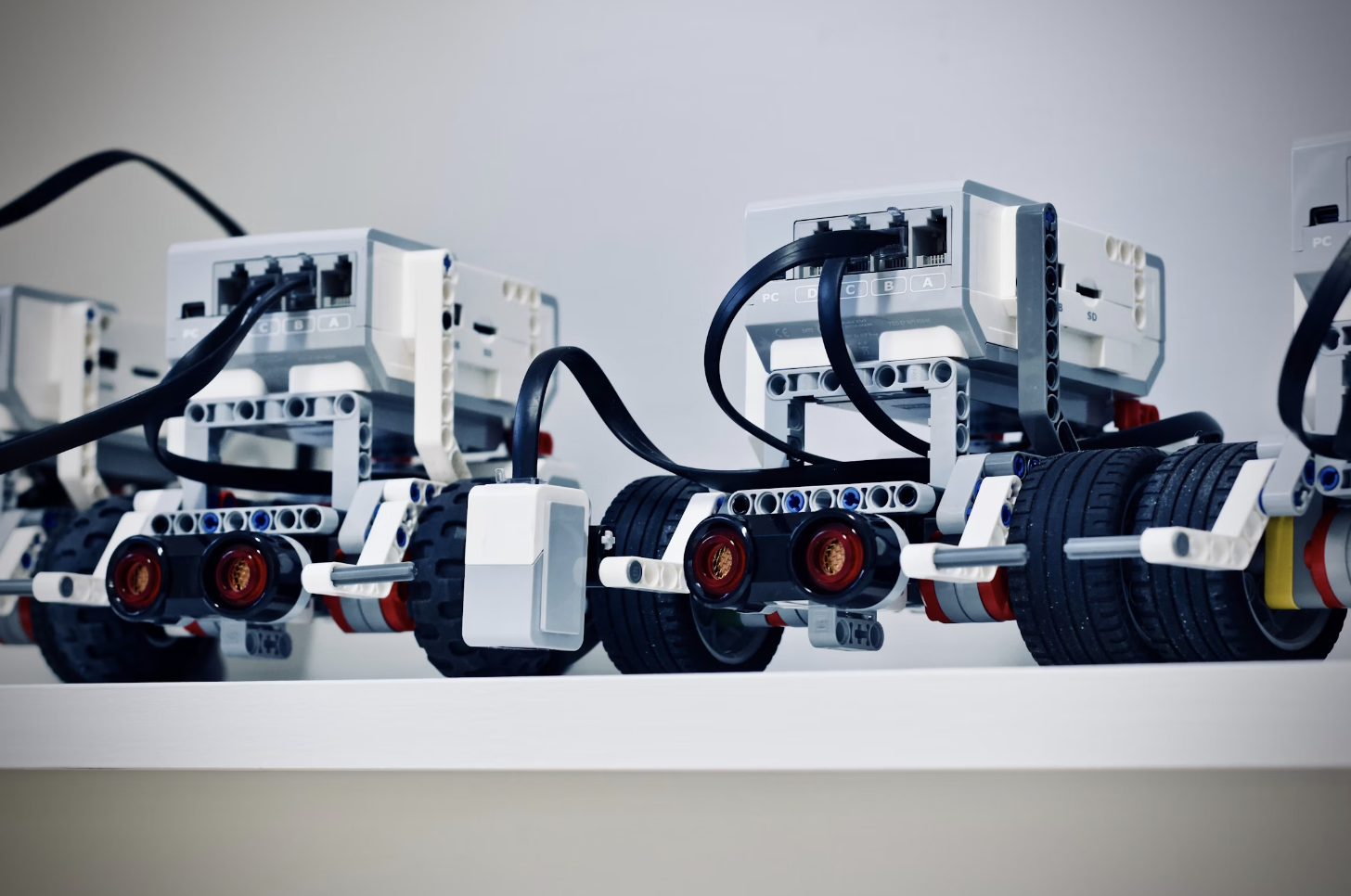 AUSTRALIAN CONSULATE INVITES GLOBAL ALUMNI COMMUNITY TO JOIN A TALK ON TECHNOLOGY, ROBOTICS AND WOMEN IN STEM 