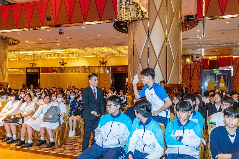 SJM AND FORBES TRAVEL GUIDE HOLD HOSPITALITY SEMINAR FOR 380 MACAU AND GUANGDONG STUDENTS SJM AND FORBES TRAVEL GUIDE HOLD HOSPITALITY SEMINAR FOR 380 MACAU AND GUANGDONG STUDENTS
