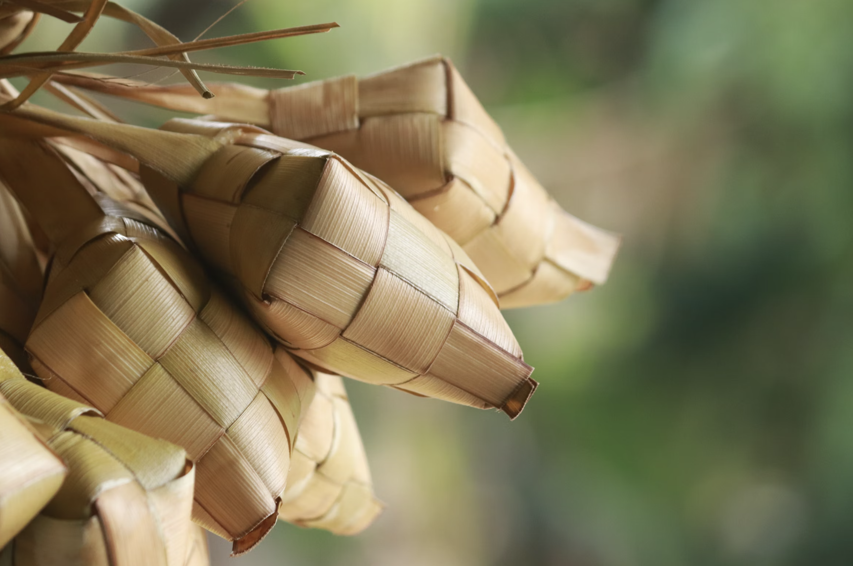 MENGAPA KETUPAT MENJADI MAKANAN KHAS LEBARAN? SIMAK ALASANNYA MENGAPA KETUPAT MENJADI MAKANAN KHAS LEBARAN? SIMAK ALASANNYA