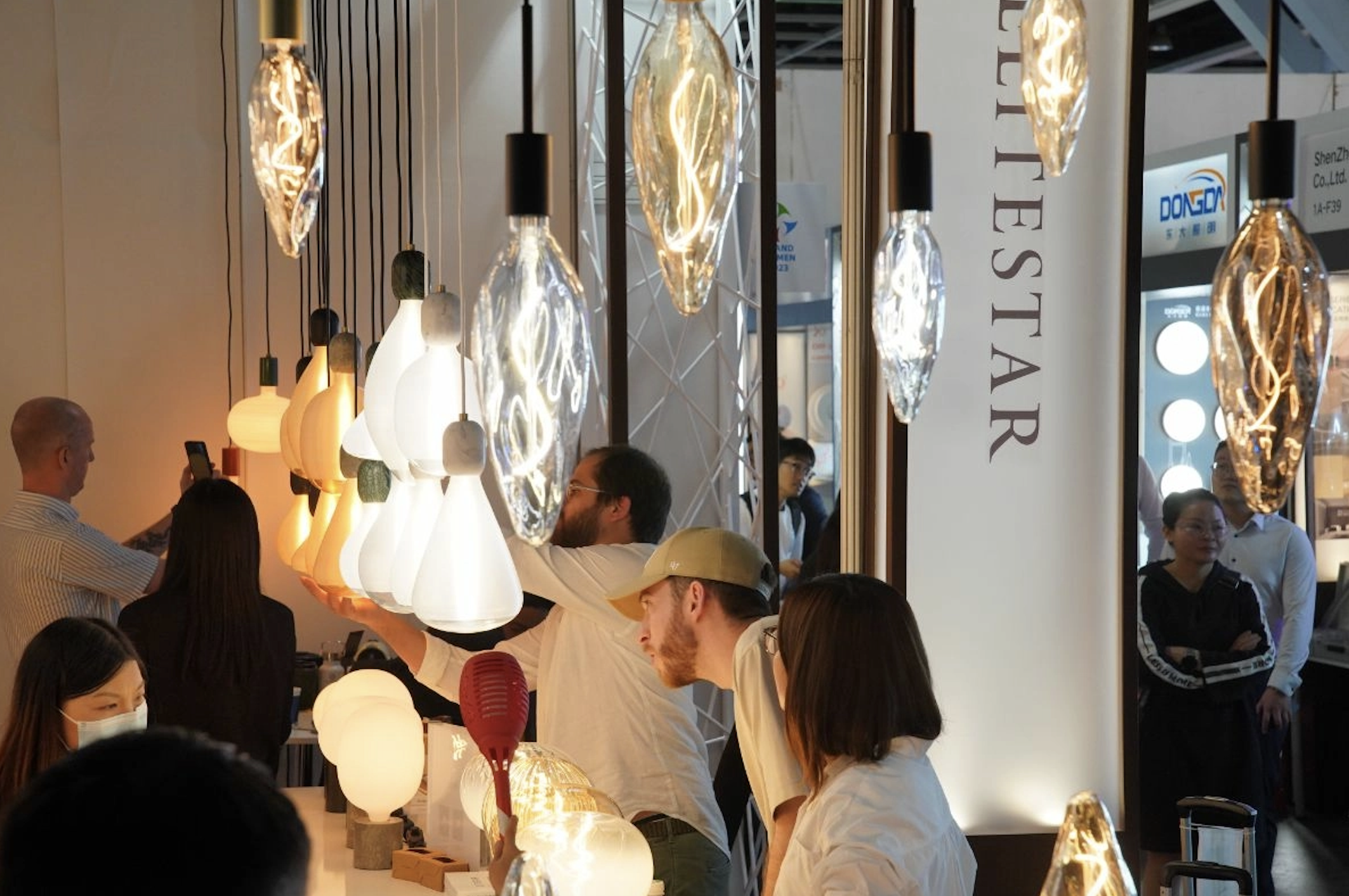 INAUGURAL SMART LIGHTING EXPO, 15TH HONG KONG INTERNATIONAL LIGHTING FAIR KICK OFF IN THE NEIGHBOURING SAR TODAY INAUGURAL SMART LIGHTING EXPO, 15TH HONG KONG INTERNATIONAL LIGHTING FAIR KICK OFF IN THE NEIGHBOURING SAR TODAY