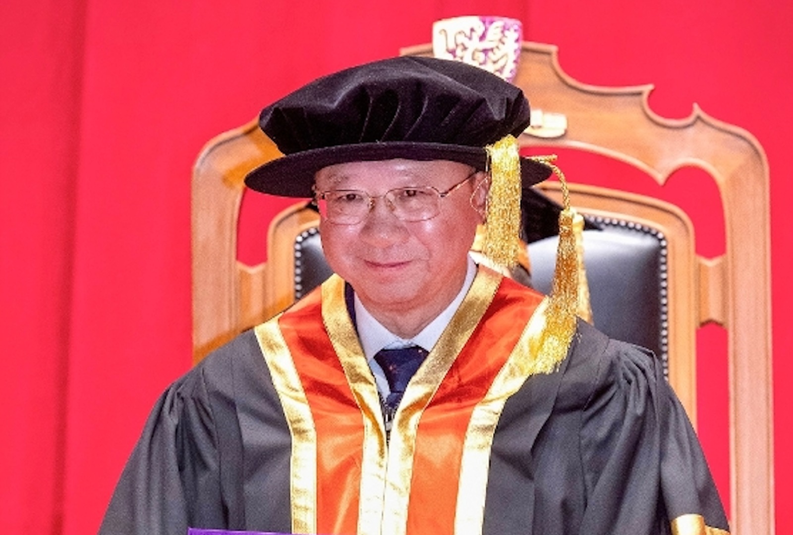 UM VICE RECTOR MICHAEL HUI RECEIVES HONORARY FELLOWSHIP FROM CUHK