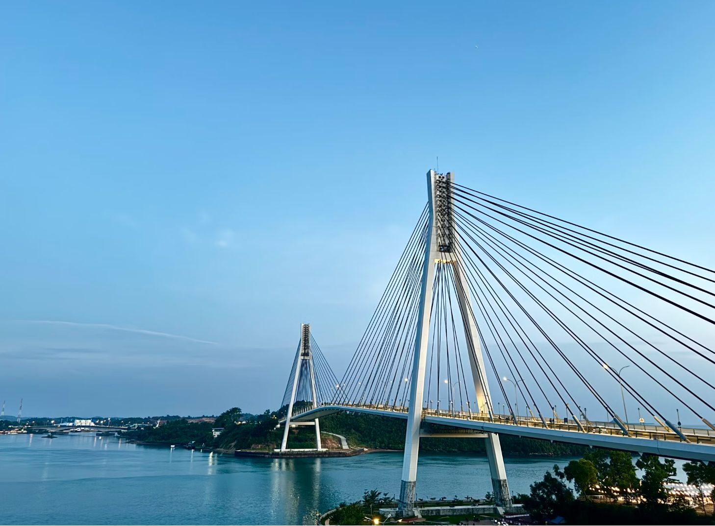 WN SINGAPURA YANG TINGGAL DI BATAM 3 TAHUN SECARA ILEGAL DIVONIS 5 BULAN PENJARA, INGIN JADI WNI WN SINGAPURA YANG TINGGAL DI BATAM 3 TAHUN SECARA ILEGAL DIVONIS 5 BULAN PENJARA, INGIN JADI WNI