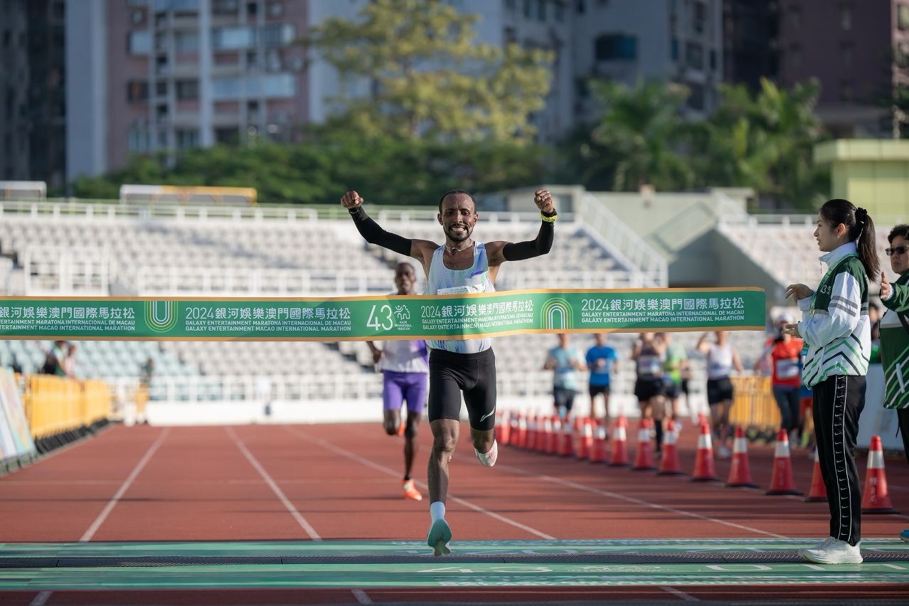 ETHIOPIA’S FIKADU DEBELE DEFENDS HIS MACAO MARATHON INT’L MEN’S TITLE AS RUSSIA’S ALEXANDRA MOZOROVA WINS WOMEN’S TITLE ETHIOPIA’S FIKADU DEBELE DEFENDS HIS MACAO MARATHON INT’L MEN’S TITLE AS RUSSIA’S ALEXANDRA MOZOROVA WINS WOMEN’S TITLE