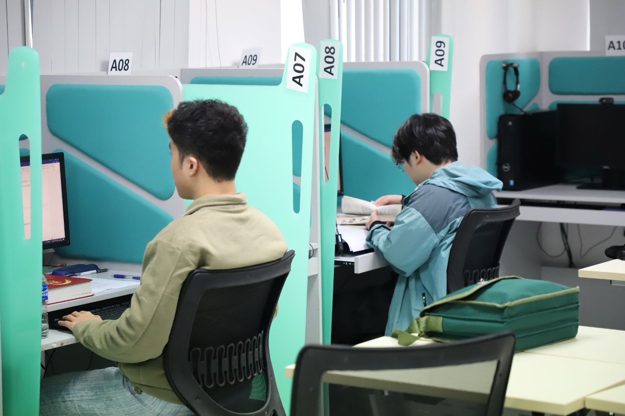 UM STUDENTS WIN AWARDS AT 3RD CHINESE-PORTUGUESE TRANSLATION CONTEST FOR HIGHER EDUCATION INSTITUTIONS IN CHINA UM STUDENTS WIN AWARDS AT 3RD CHINESE-PORTUGUESE TRANSLATION CONTEST FOR HIGHER EDUCATION INSTITUTIONS IN CHINA