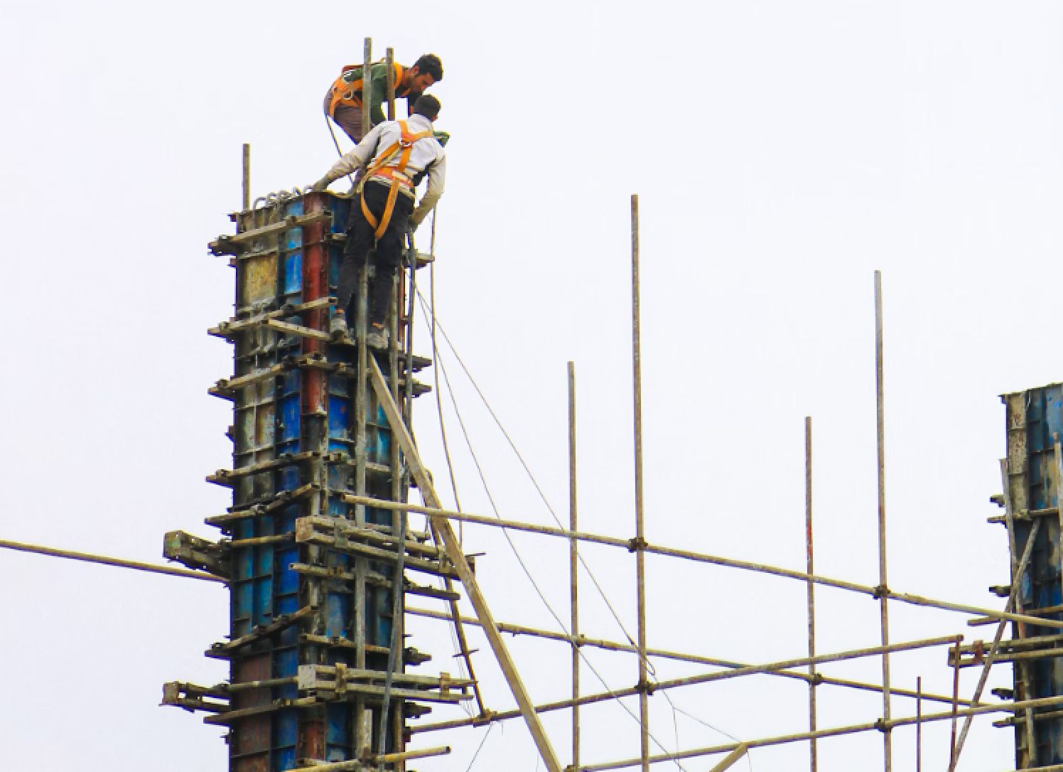 TOTAL 25 SUSPECTED ILLEGAL WORKERS DETECTED FROM 84 LOCATIONS IN DECEMBER