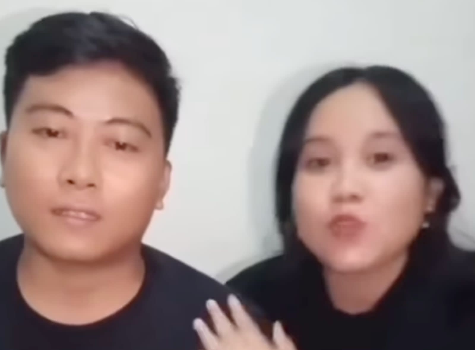 KLARIFIKASI SANG ISTRI TERKAIT WANITA YANG BERUPAYA MENGGODA SUAMINYA HEBOHKAN DUNIA MAYA KLARIFIKASI SANG ISTRI TERKAIT WANITA YANG BERUPAYA MENGGODA SUAMINYA HEBOHKAN DUNIA MAYA