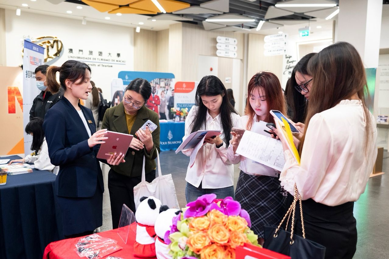 UTM HOLDS CAREER DAY WITH OVER 1,300 JOB VACANCIES UTM HOLDS CAREER DAY WITH OVER 1,300 JOB VACANCIES