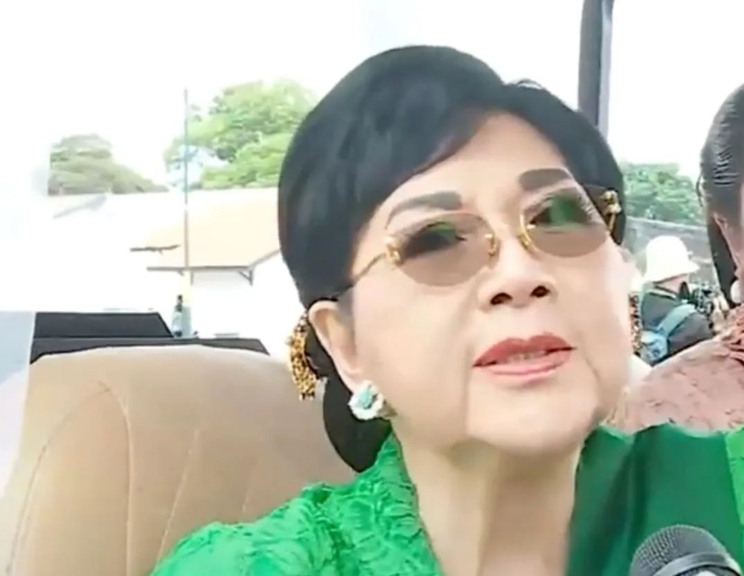 ARTIS SENIOR TITIEK PUSPA TUTUP USIA 