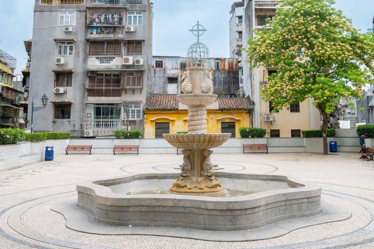 IAM TO RENOVATE LARGO DA SÉ FOUNTAIN AND SURROUNDING FACILITIES IAM TO RENOVATE LARGO DA SÉ FOUNTAIN AND SURROUNDING FACILITIES