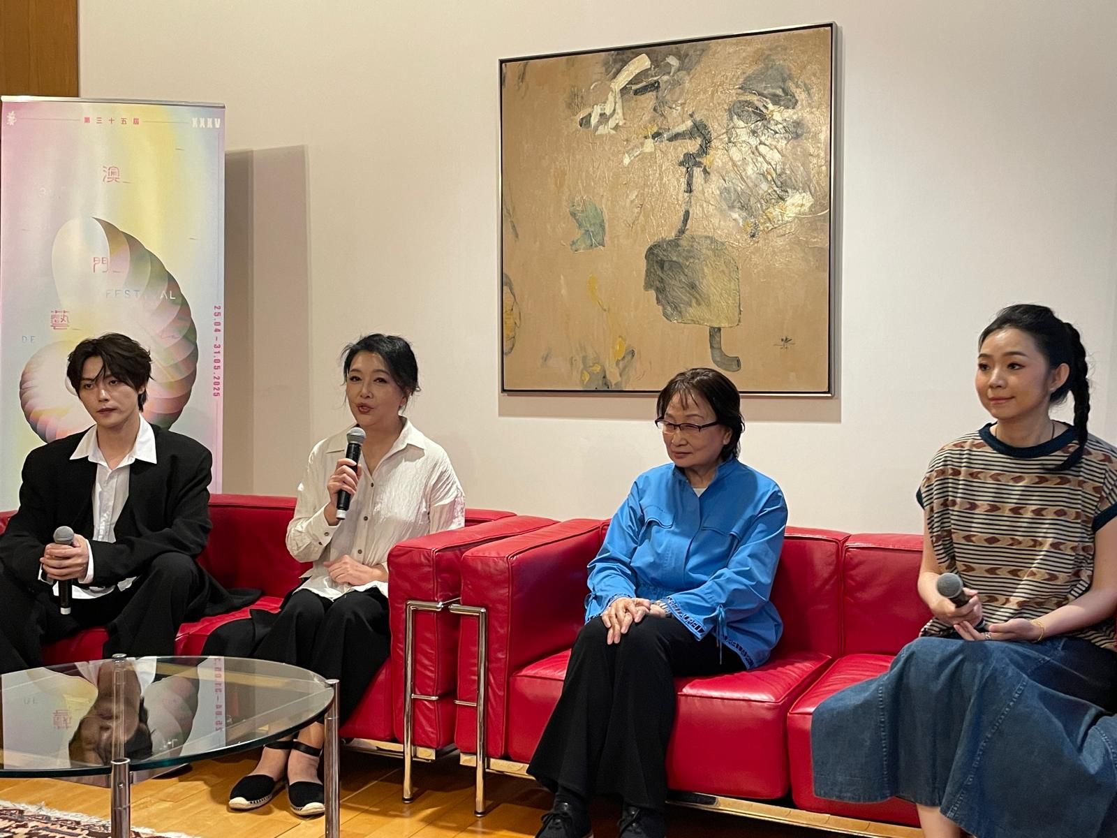 LOCAL PRESS GIVEN BACKSTAGE PASS OF ‘DELING AND CIXI’ PRODUCTION AT MACAU CULTURAL CENTRE LOCAL PRESS GIVEN BACKSTAGE PASS OF ‘DELING AND CIXI’ PRODUCTION AT MACAU CULTURAL CENTRE