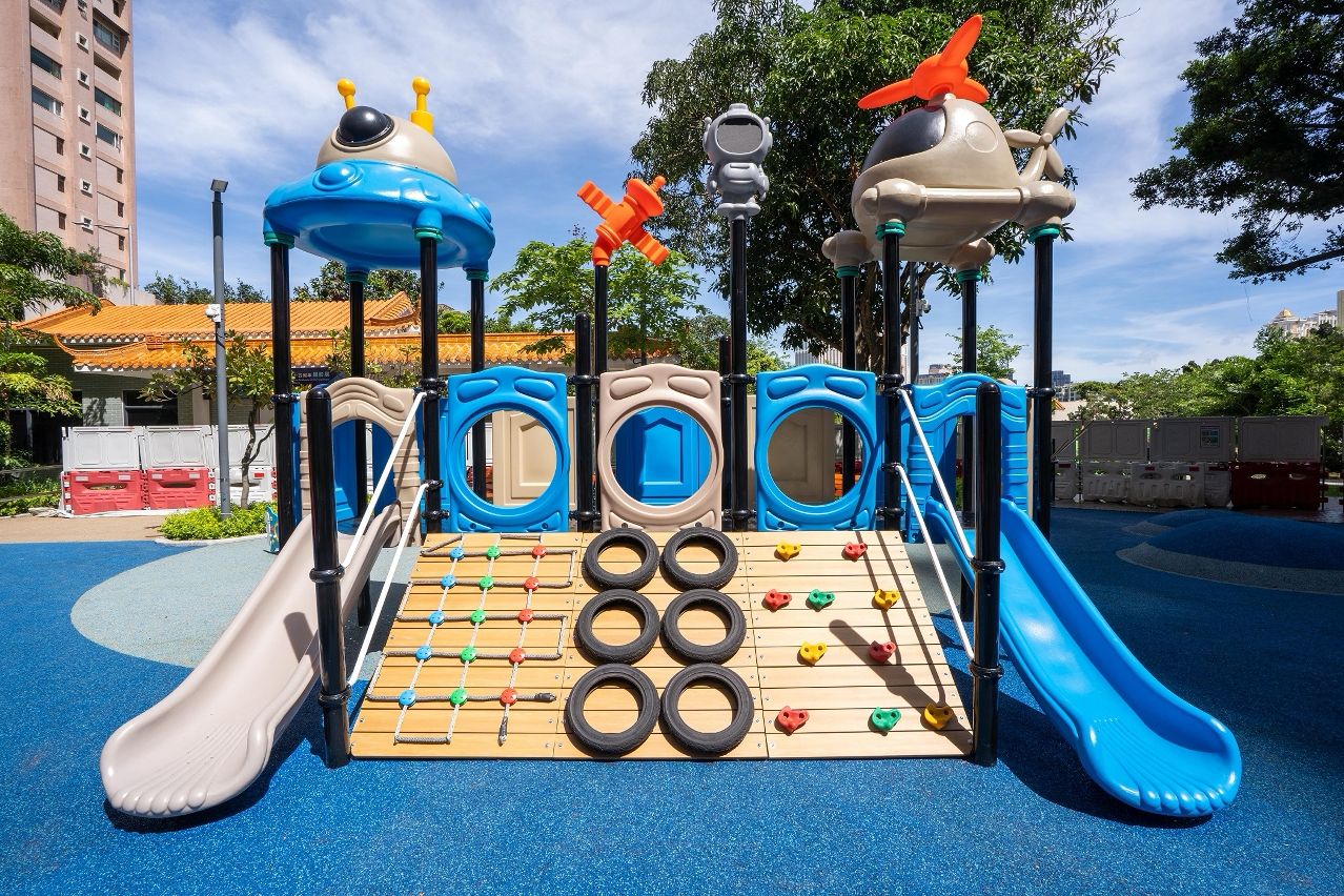 FLOWER CITY PARK’S PLAYGROUND IN TAIPA REOPENS FLOWER CITY PARK’S PLAYGROUND IN TAIPA REOPENS