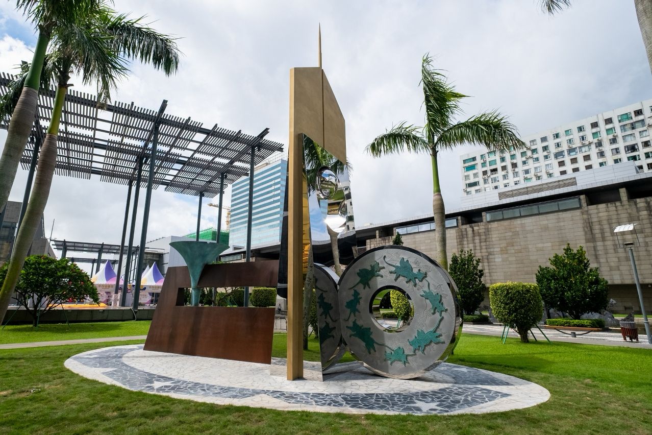 CHINESE, JAPANESE AND SOUTH KOREAN ARTISTS CREATE ‘TIME TOWER’ FOR THIS YEAR’S ART MACAO IN COMMEMORATION OF CULTURAL BONDS AND SPIRITUAL CONNECTIONS CHINESE, JAPANESE AND SOUTH KOREAN ARTISTS CREATE ‘TIME TOWER’ FOR THIS YEAR’S ART MACAO IN COMMEMORATION OF CULTURAL BONDS AND SPIRITUAL CONNECTIONS