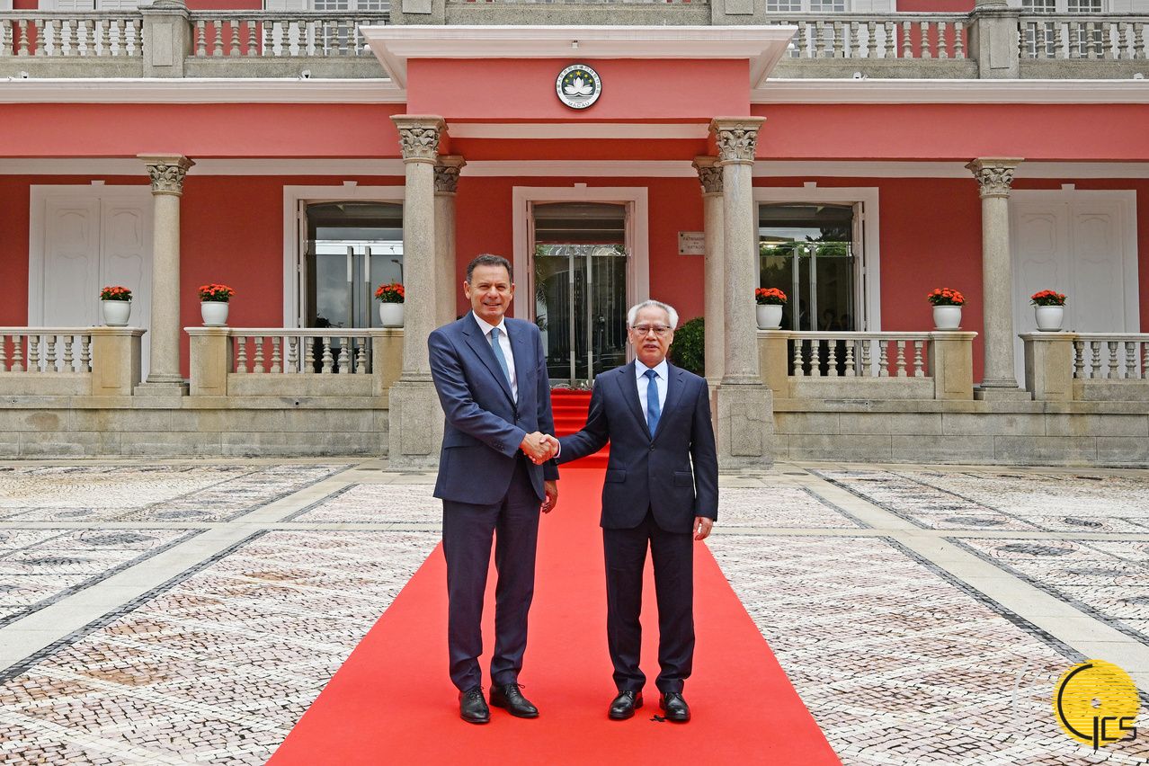 PORTUGUESE PM MONTENEGRO OPTIMISTIC ABOUT SOLUTION TO RESTRICTIONS ON PORTUGUESE RESIDENCY IN MACAU AFTER MEETING CHIEF EXECUTIVE SAM HOU FAI 