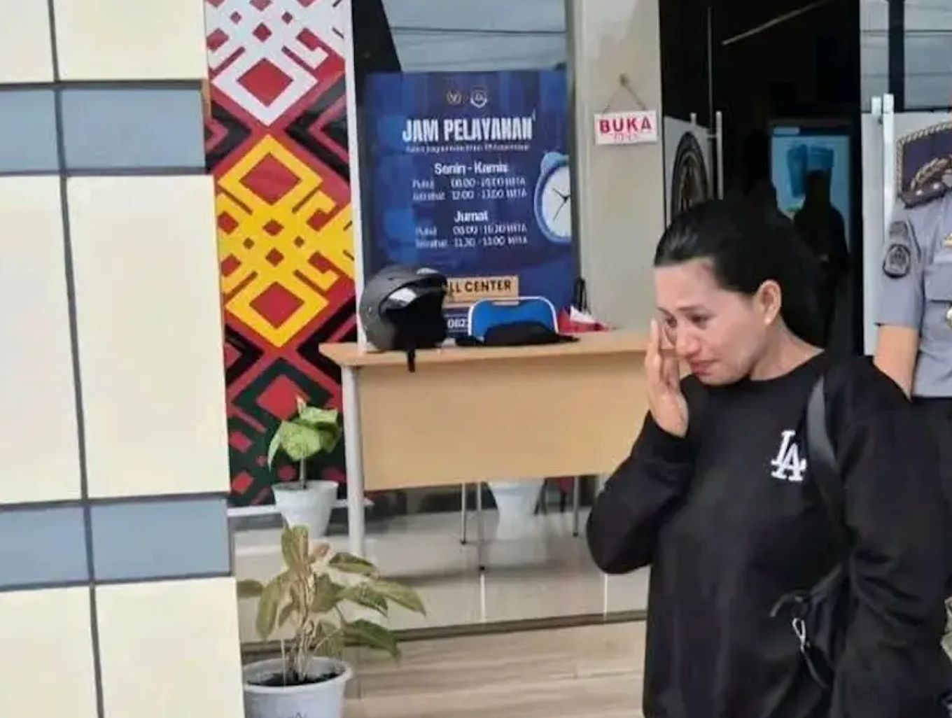 WN FILIPINA DIDAPATI MENETAP SECARA ILEGAL DAN BERKELUARGA DI SULUT SELAMA 19 TAHUN, DIDEPORTASI 