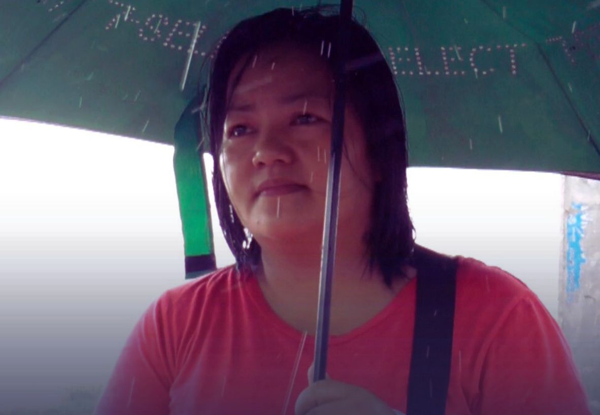 FILIPINO WOMAN PRAISED FOR RETURNING PHP 2.7M CASH TO OWNER FILIPINO WOMAN PRAISED FOR RETURNING PHP 2.7M CASH TO OWNER
