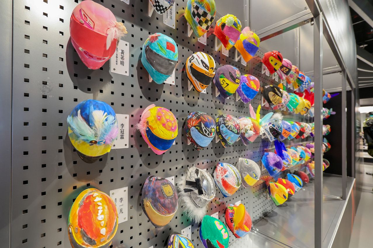 72 HELMET MODEL DESIGNS DISPLAYED IN GRAND PRIX MUSEUM 72 HELMET MODEL DESIGNS DISPLAYED IN GRAND PRIX MUSEUM