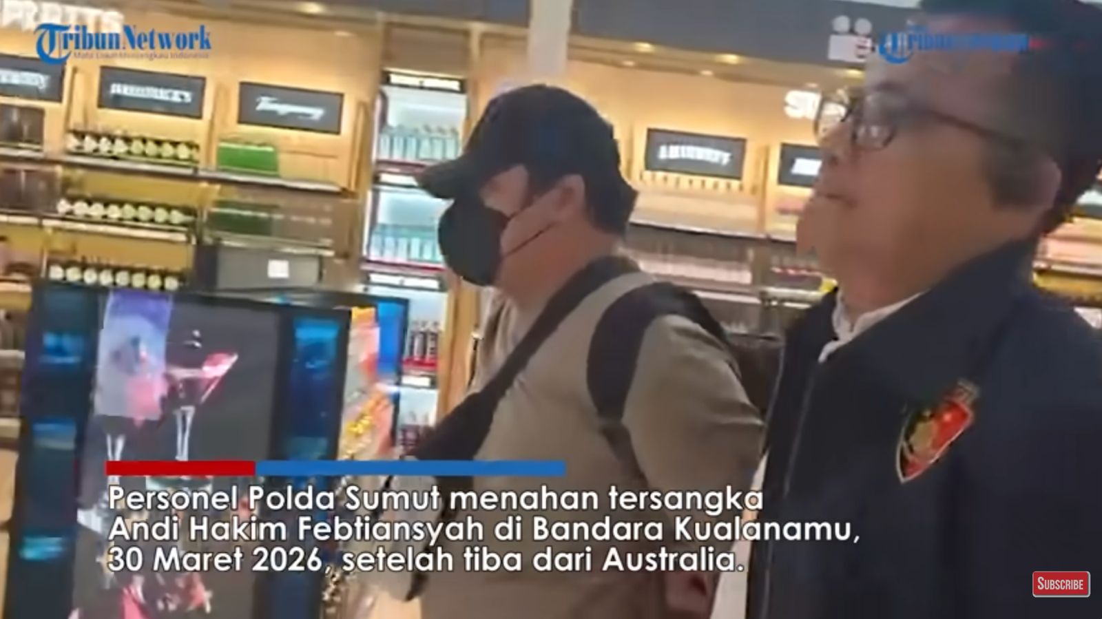 MANTAN KEPALA KAS BNI UNIT AEK NABARA MEDAN KEMBALI KE TANAH AIR DAN MENYERAHKAN DIRI ATAS KASUS PENGGELAPAN DANA GEREJA SENILAI 28 MILIAR RUPIAH MANTAN KEPALA KAS BNI UNIT AEK NABARA MEDAN KEMBALI KE TANAH AIR DAN MENYERAHKAN DIRI ATAS KASUS PENGGELAPAN DANA GEREJA SENILAI 28 MILIAR RUPIAH
