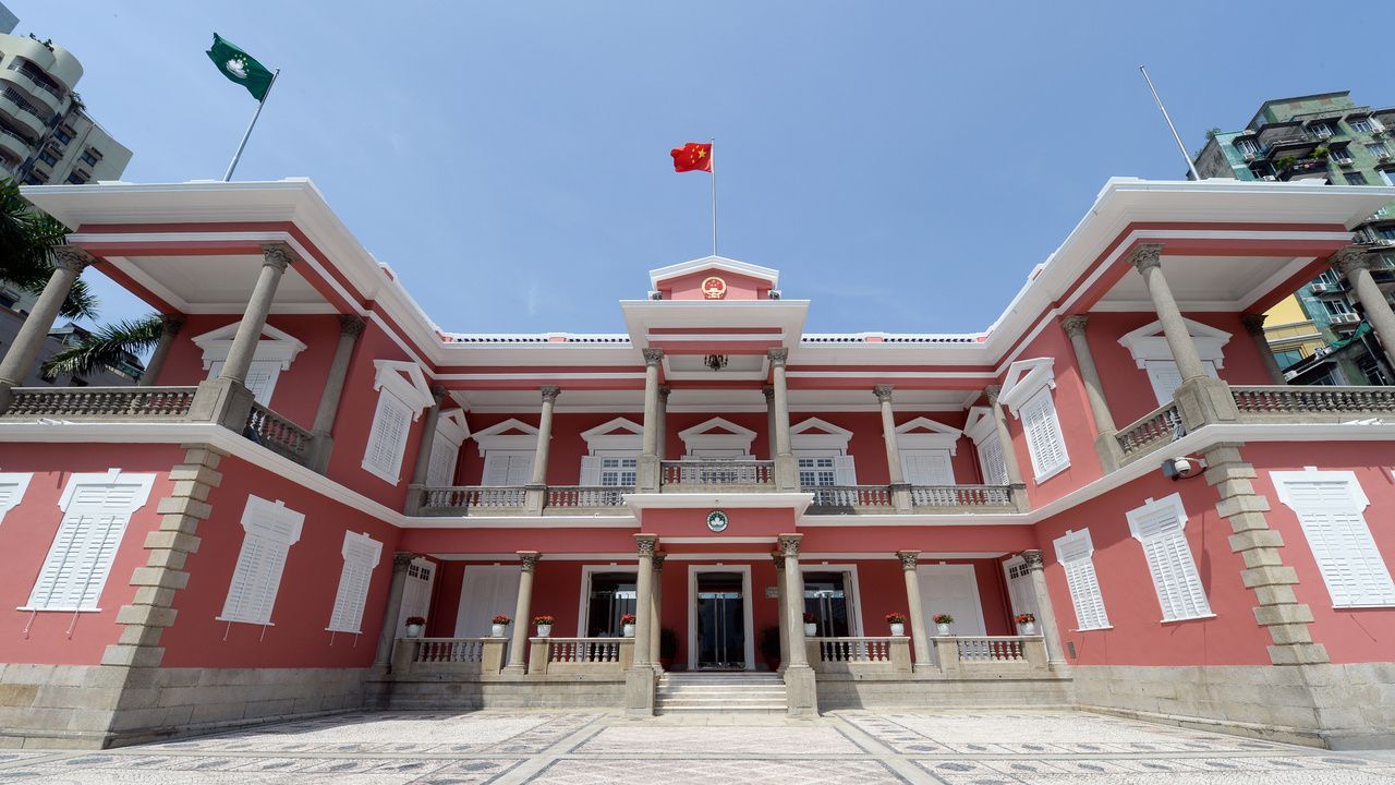 CHIEF EXECUTIVE SAM HOU FAI LEADS A DELEGATION OF MSAR GOVERNMENT OFFICIALS AND BUSINESS REPRESENTATIVES TO VISIT PORTUGAL, SPAIN, SWITZERLAND AND BELGIUM CHIEF EXECUTIVE SAM HOU FAI LEADS A DELEGATION OF MSAR GOVERNMENT OFFICIALS AND BUSINESS REPRESENTATIVES TO VISIT PORTUGAL, SPAIN, SWITZERLAND AND BELGIUM