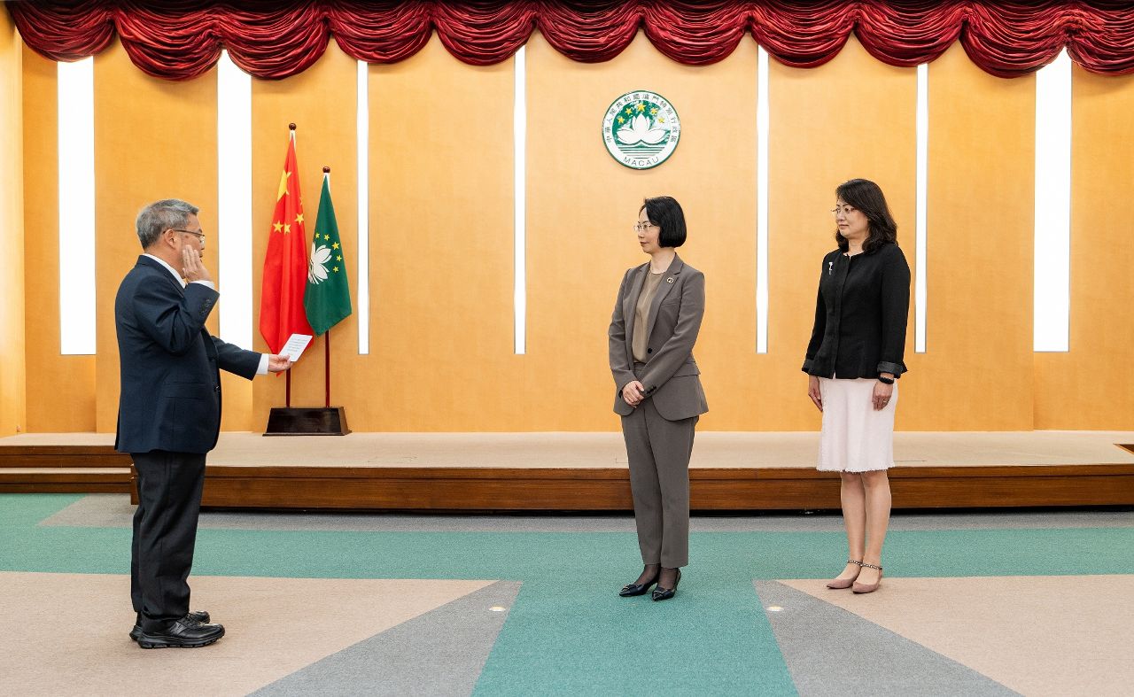 ZHOU ZHONGRONG AND DIAMANTINA COIMBRA SWORN IN AS MPU’S NEW RECTOR AND VICE RECTOR ZHOU ZHONGRONG AND DIAMANTINA COIMBRA SWORN IN AS MPU’S NEW RECTOR AND VICE RECTOR