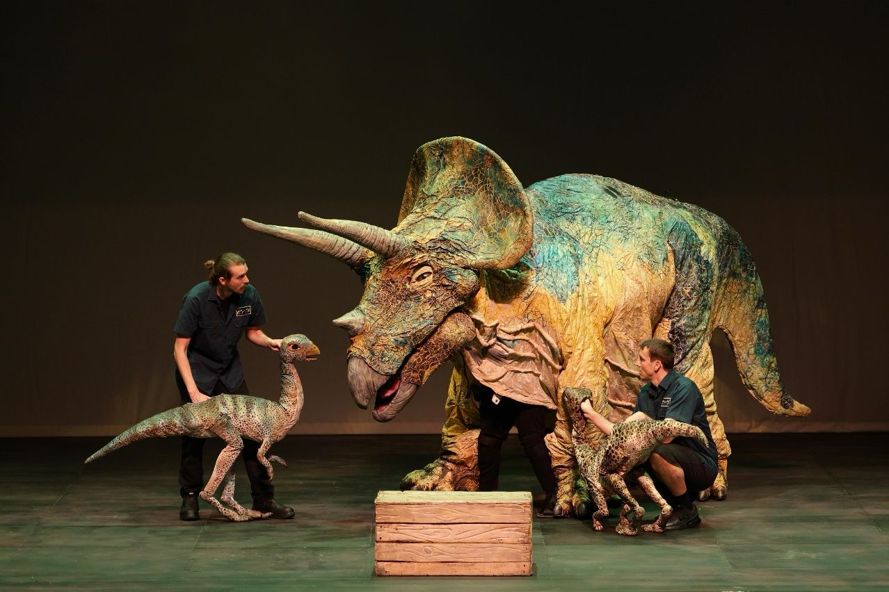 3RD MACAO INTERNATIONAL CHILDREN’S ARTS FESTIVAL KICKS OFF WITH DINOSAUR-THEMED GIANT PUPPETRY