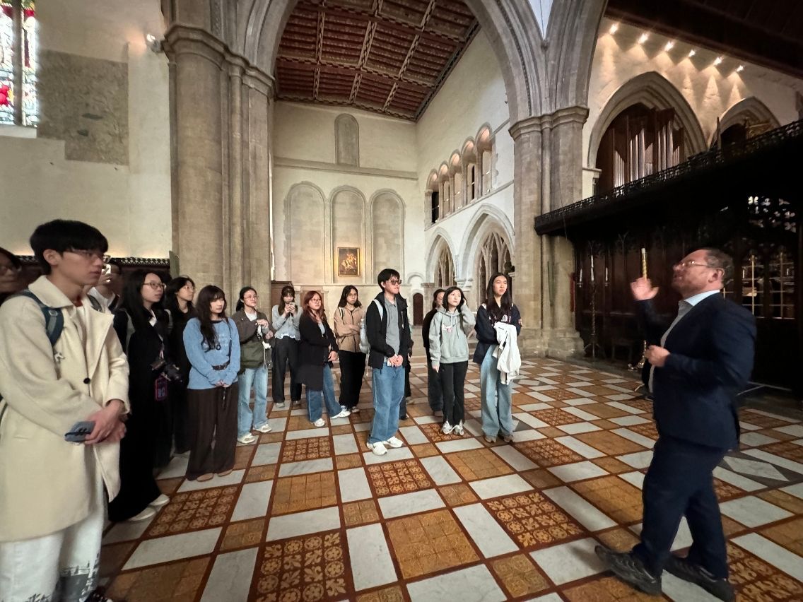 UM STUDENTS AND FACULTY MEMBERS VISIT UK’S UNIVERSITY OF CAMBRIDGE AND UNIVERSITY OF OXFORD