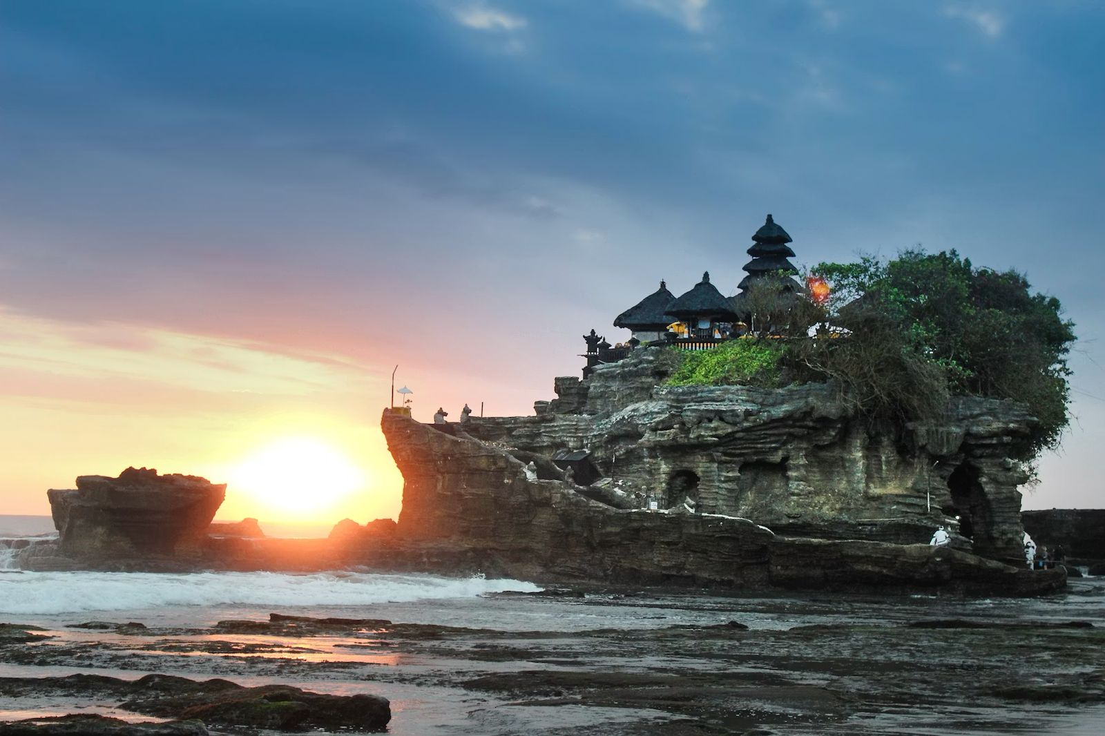 MACAU SAR PASSPORT HOLDERS CAN NOW VISIT INDONESIA WITHOUT A VISA MACAU SAR PASSPORT HOLDERS CAN NOW VISIT INDONESIA WITHOUT A VISA