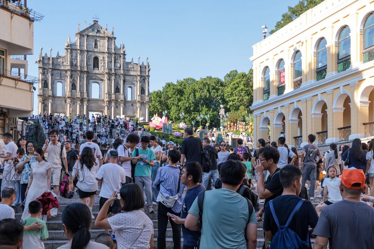 MACAU RECORDS 1.14 MILLION VISITOR ARRIVALS DURING NATIONAL DAY GOLDEN WEEK